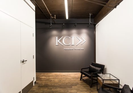 HOW TO INCORPORATE YOUR COMPANY BRANDING INTO AN INTERNAL OFFICE DESIGN
