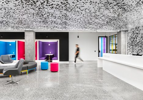 TOP 10 TECH TRENDS OF THE FUTURE WORKPLACE